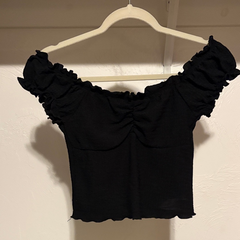 SHEIN Black Ruffled Off-Shoulder Crop Top